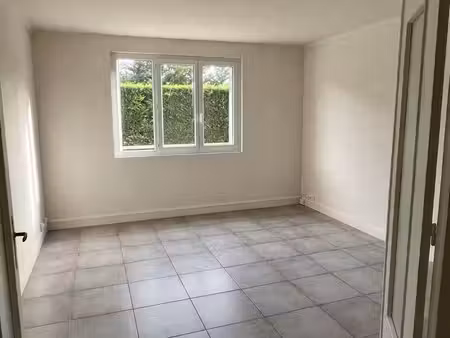 propriétaire loue t3 avec balcon