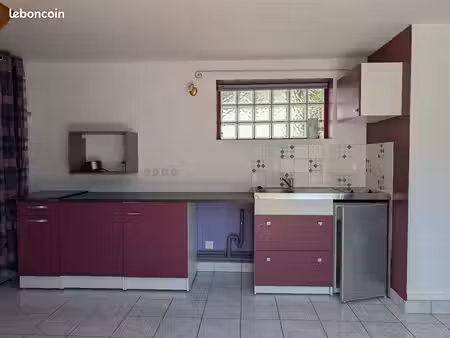à louer à l’année – charmant studio avec terrasse et jardin privatifs – aguesseau-ville su