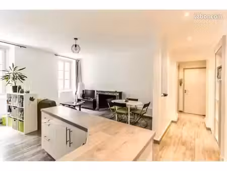 appartement t3 - 65m2 chambéry