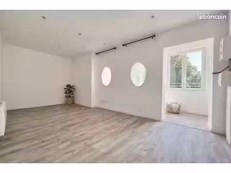 studio rénové à louer (aucune charge ) - sainte suzanne  proche montbéliard