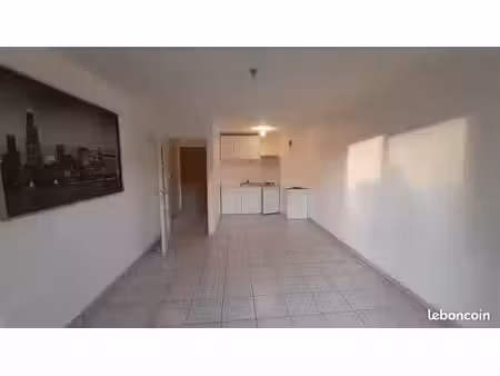particulier loue à saint nazaire l'immaculé appartement t2