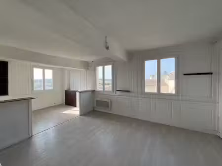 appartement t2 de 55 m2 avec vue sur la cathédrale d'auch