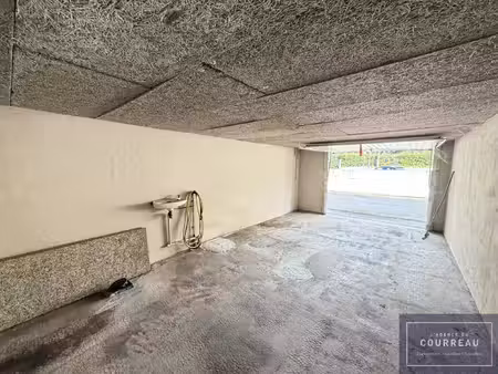 quartier lemasson grand garage de 25 m2 avec un point d'eau
