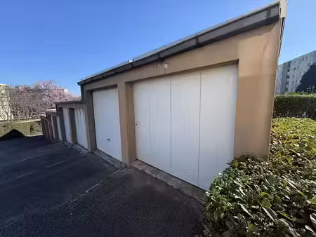 vente parking 13 m² à saint-etienne (42000)  8 900 €