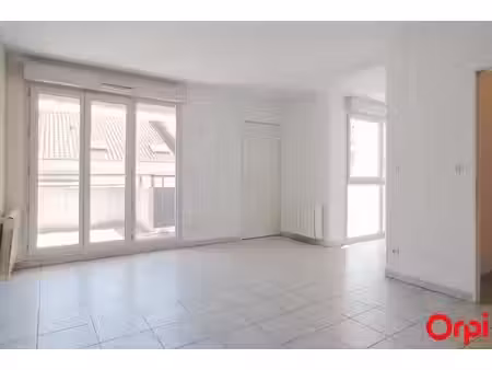 location appartement 2 pièces 42.69 m² à lyon 7ème (69007)  799 €
