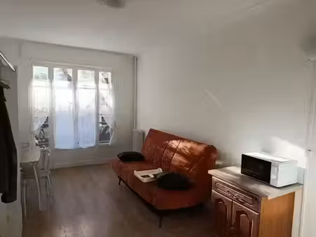 location meublée appartement 1 pièce 21 m² à nice (06000)  699 €