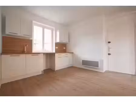location appartement 3 pièces 81.1 m² à abbeville (80100)  755 €