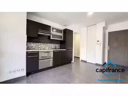 dpt isère (38)  à louer aoste appartement t2 rénové en centre village