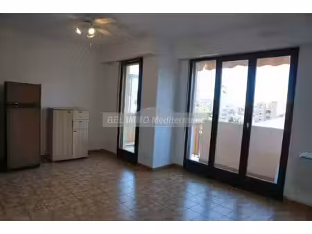 petit f3 de 40 m2  terrasse et parking