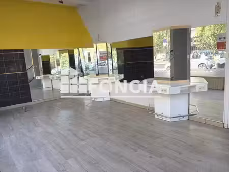 location - local commercial - 52 m² - 9 480 €/an hc ht -