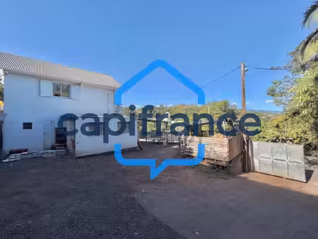 à vendre maison de 100 m² à rénover comprenant deux appartements t3 et vue mer – la rivièr