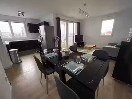 location meublée appartement 3 pièces 70 m² à lille (59000)  1 100 €