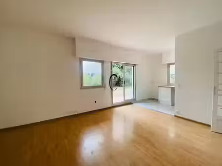 location appartement 2 pièces 51.78 m² à courbevoie (92400)  1 265 €