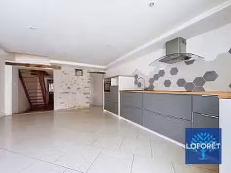 location maison à bournezeau (85480) : à louer / 66m² bournezeau