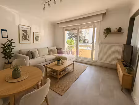forbach centre ville  beau f2 avec balcon  ascenseur et parking