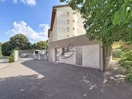 location commerce bourgoin jallieu 38300 128m²