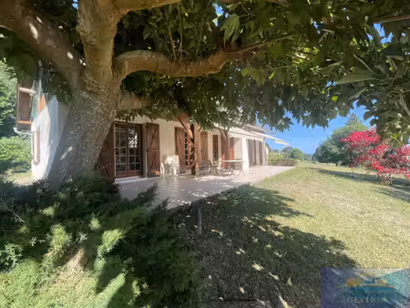 maison sur les hauteurs de lamarque-pontacq