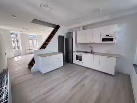 appartement 2 chambres neuf à louer à ciney (peb c)