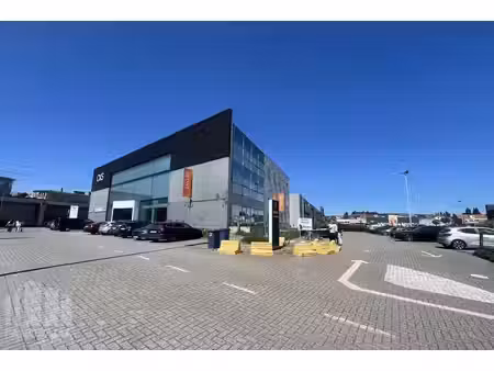 bureaux de 790 m² avec 20 places de parking