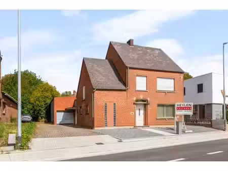 maison 4 façades à rénover  3 chambres et un jardin spacieux