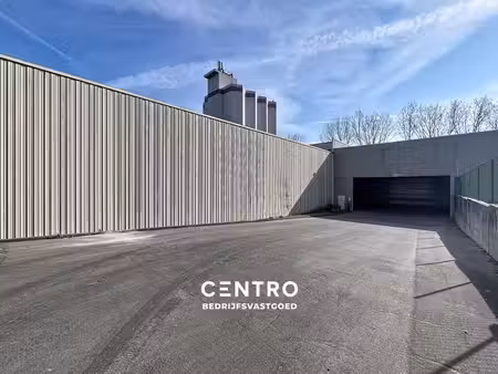 magazijn van 600m² met laadkade te huur   te kerkhove (av...