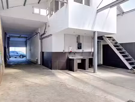 entrepôt de 160 m2 à louer  sclessin