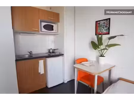 location meublée appartement 1 pièce 18 m² à montpellier (34000)  634 €