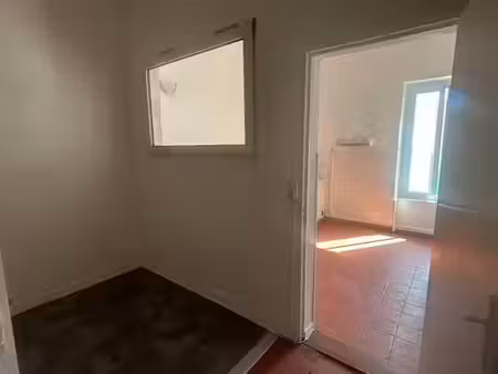 location appartement 2 pièces 25.53 m² à nimes (30000)  400 €