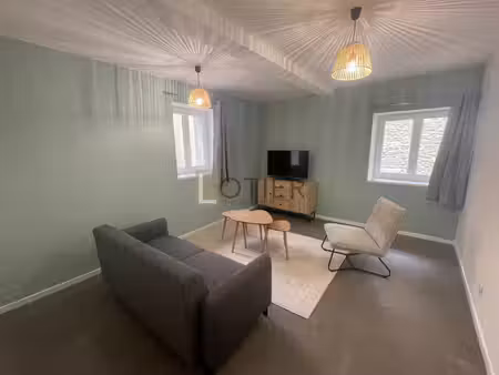 maison de village rénovée avec climatisation louée meublée