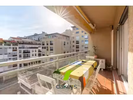 a louer marseille 13007 saint victor t2 entièrement meublé 40m2 avec terrasse 12m2