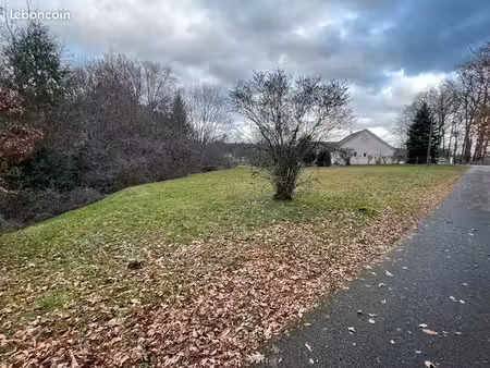 terrain 1 560 m² gumond