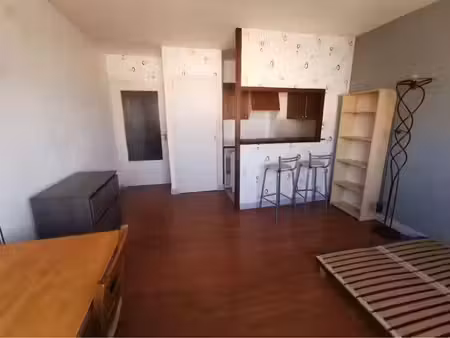 location meublée appartement 1 pièce 25 m² à lille (59000)  500 €