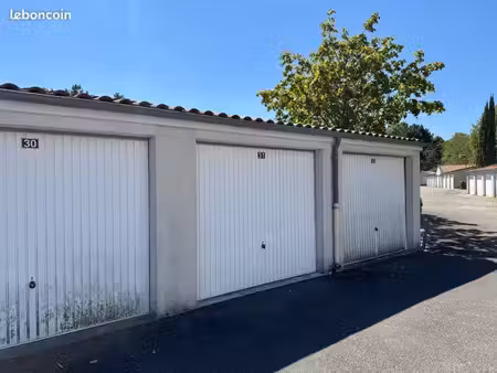 garage fermé 15 m2 + mezzanine - résidence sécurisée