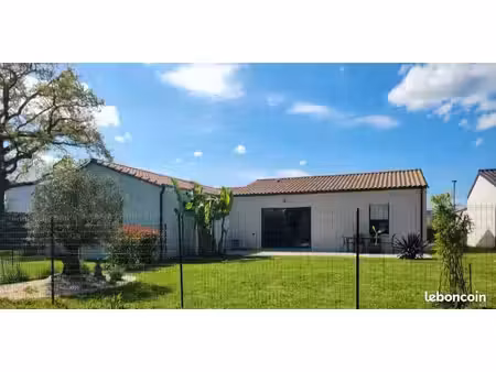maison récente proche bourg