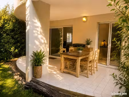 appartement meublé 70 m2  t3  parking  2 terrasses