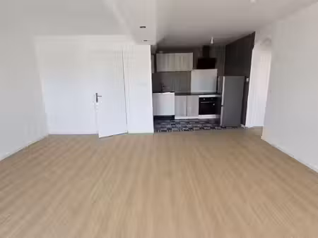appartement t4 80m² - a louer - congrier