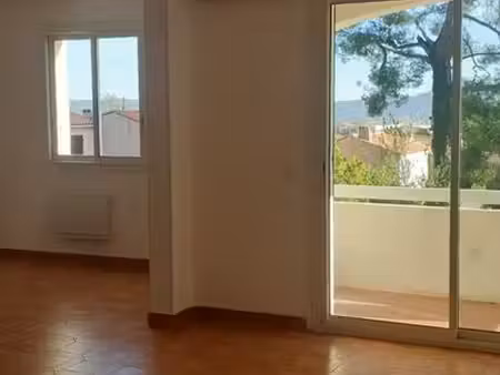 a louer appartement t3 en duplex d'une surface totale de 147m2