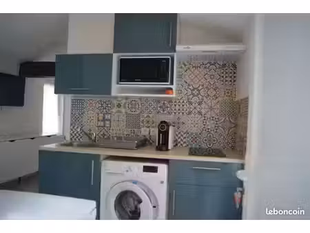 a louer studio meublé avec goût centre ville du luc