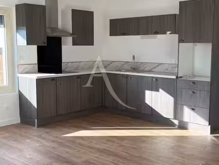 maison 3 pièces 77 m²