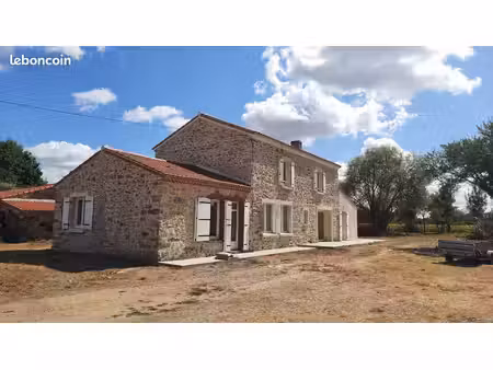 a louer : maison rénovée à la campagne  5 chambres  2 sdb  150m2+ terrain 4 500m2