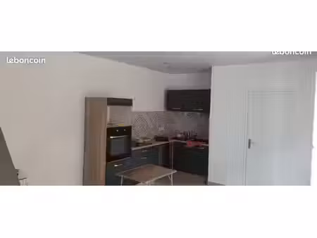 location maison de village
