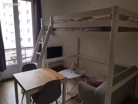 studio 20m2 avec balcon