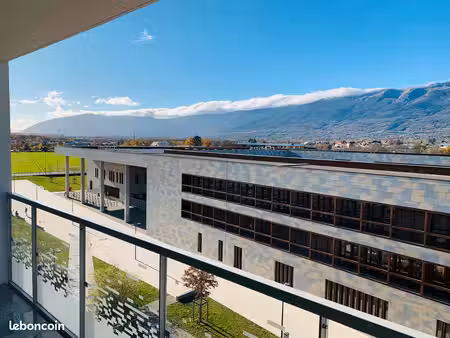 rare : t3 attique vue jura et salève exposé s-o  2 pk et cave