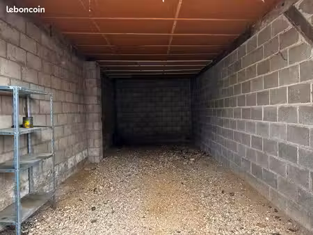 garage fermé 26 m² - caudebec les elbeuf