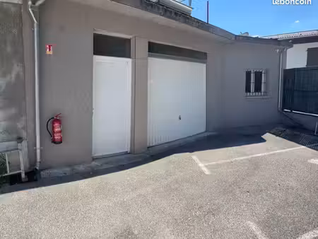 local de stockage / entrepôt 25m2
