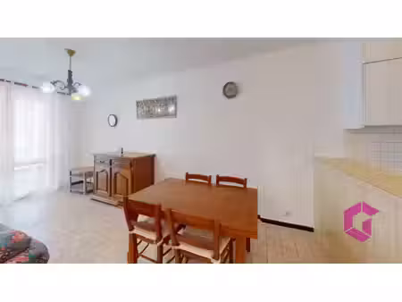 exclusivité plein centre  place michelet  t2 au 2ème étage