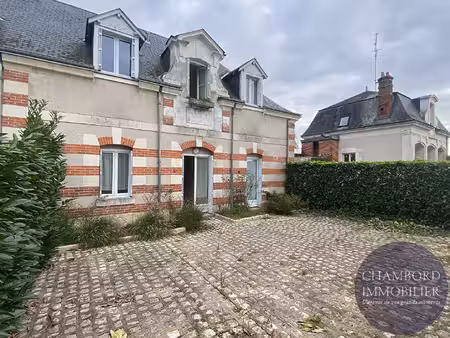 location de maison de ville avec terrasse et parking à blois