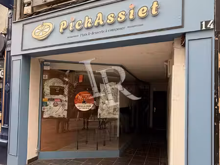 bel emplacement n° 1 rue passante  prox place du plot