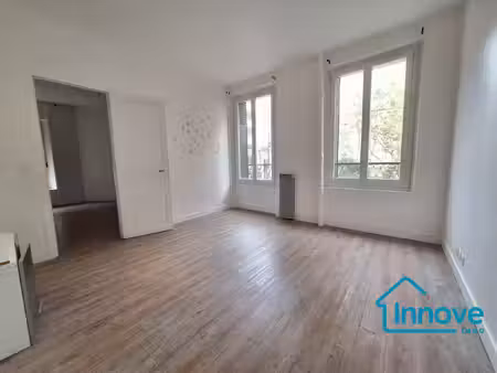 rue lambrechts : charme  calme et agencement idéal