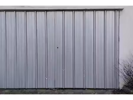 deux grands garage de 84m² proche centre ville